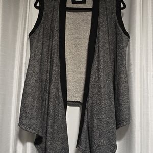 DKNY Jeans Sleeveless Open Waterfall Vest with an asymmetrical hem. Size Large